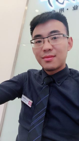李欣