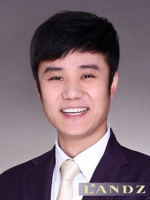 李亮