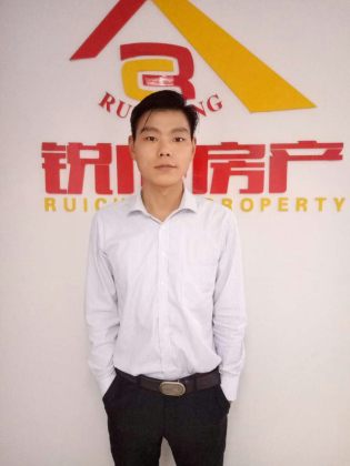 周高成