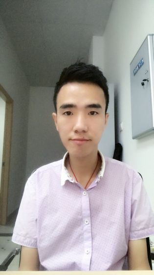 邱健