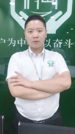罗首光