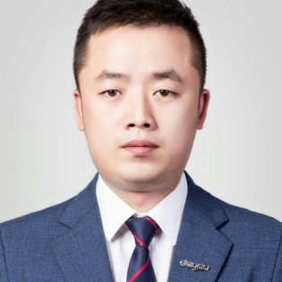 耿明