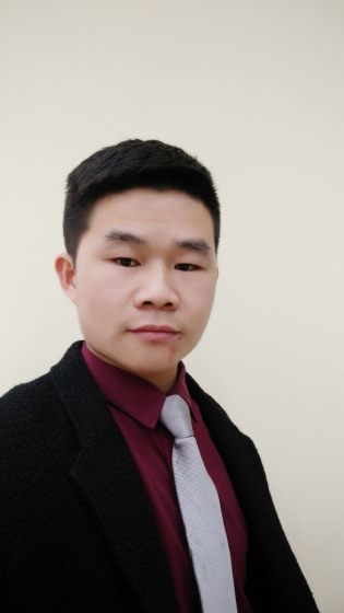 李成龙