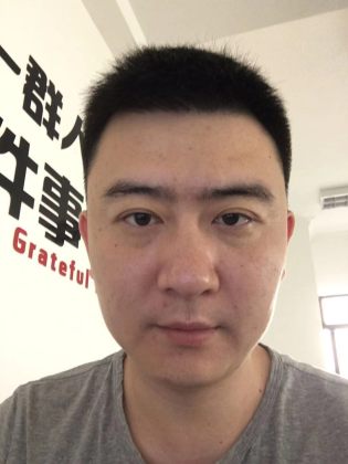 李佳